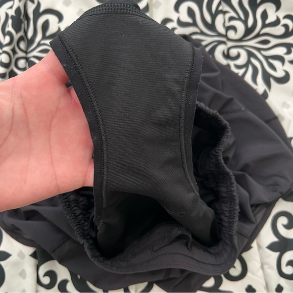 Lululemon Hotty Hot Short II *2.5" in Black size 6 - Picture 7 of 8